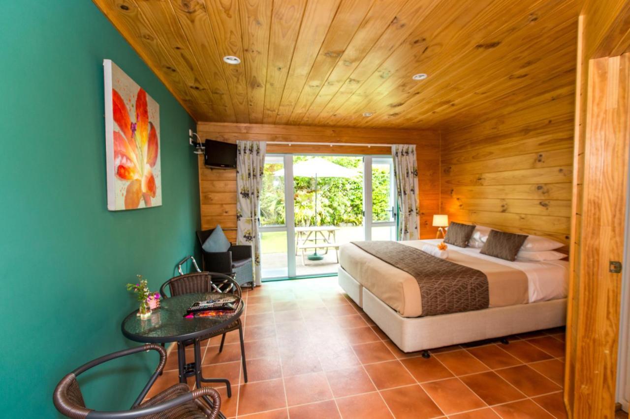 Tatahi Lodge Beach Resort Hahei Exterior photo
